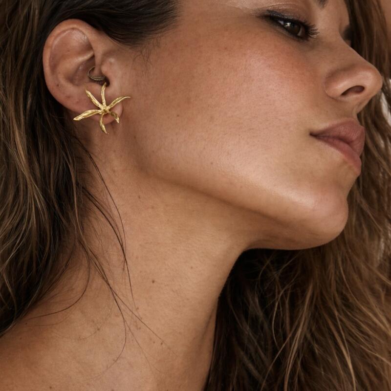 Pendientes estrella de mar dorados artesanales Silva Galdana Jewelry